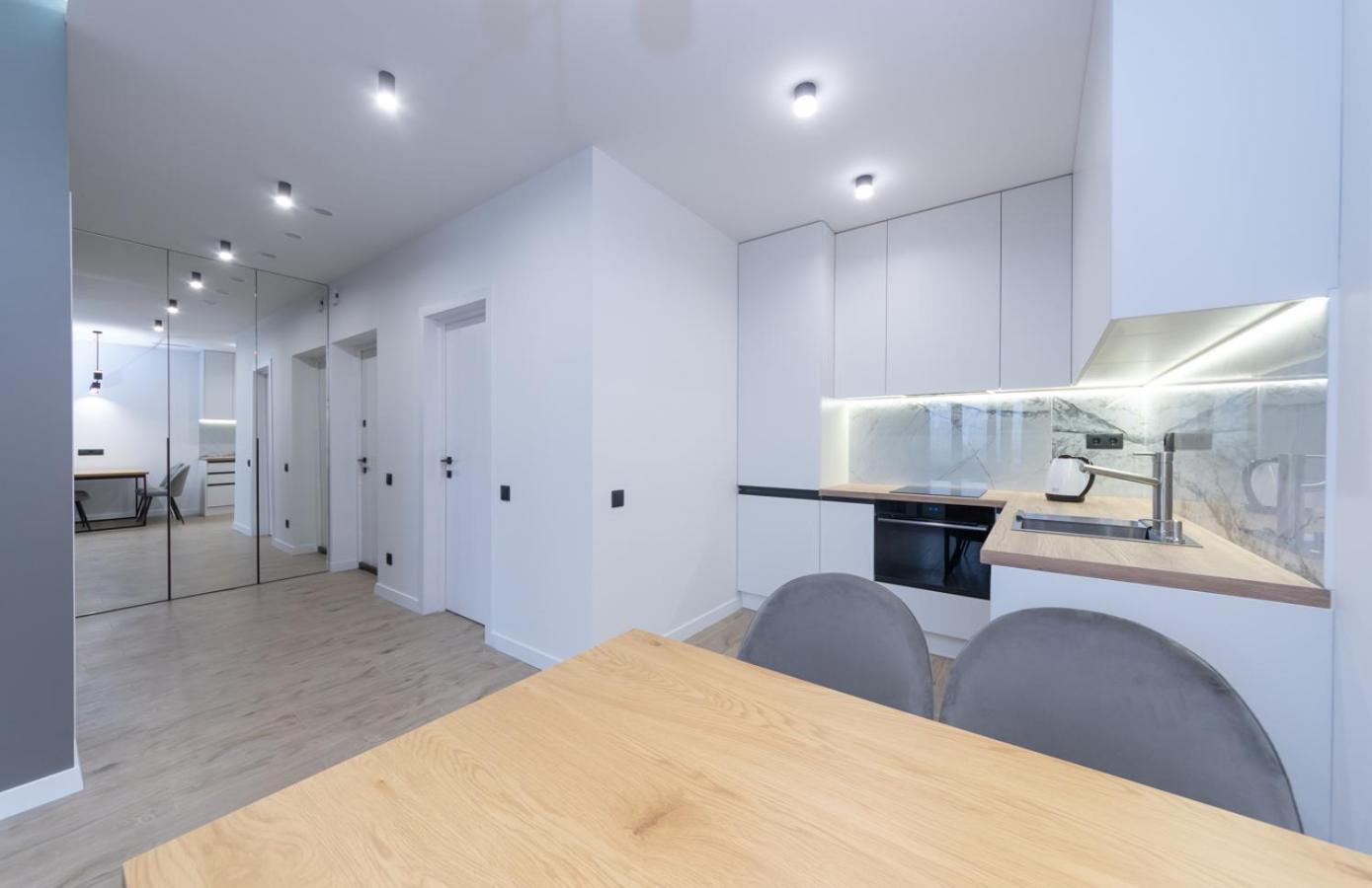 Luxury Apartment Near Metro Station Osokorky 基輔 外观 照片