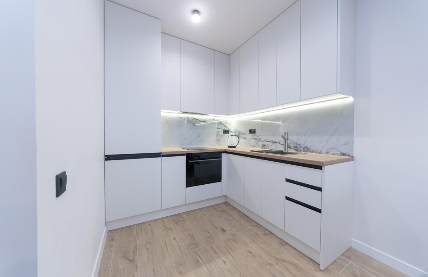 Luxury Apartment Near Metro Station Osokorky 基輔 外观 照片
