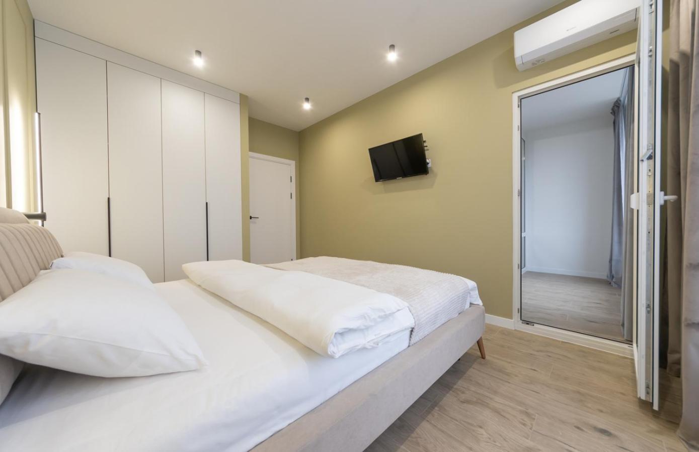 Luxury Apartment Near Metro Station Osokorky 基輔 外观 照片