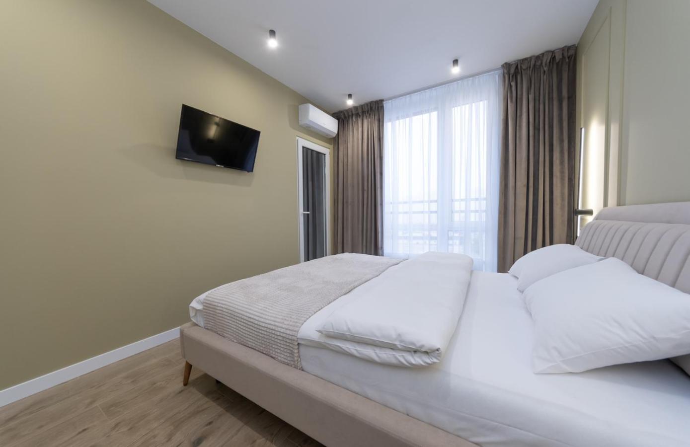 Luxury Apartment Near Metro Station Osokorky 基輔 外观 照片